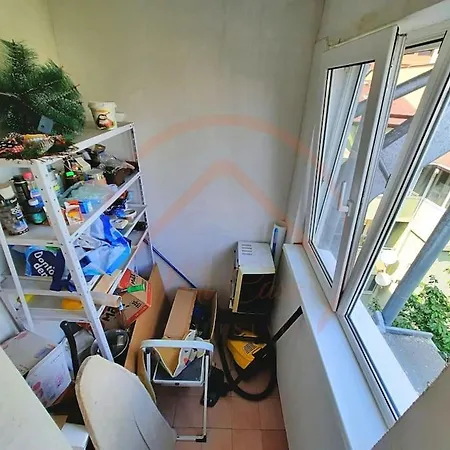 Familly And Friends In Center Apartment